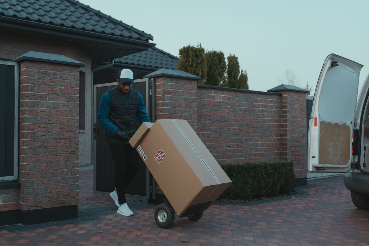 Booking Moving Help in Auckland: What to Check Before You Confirm